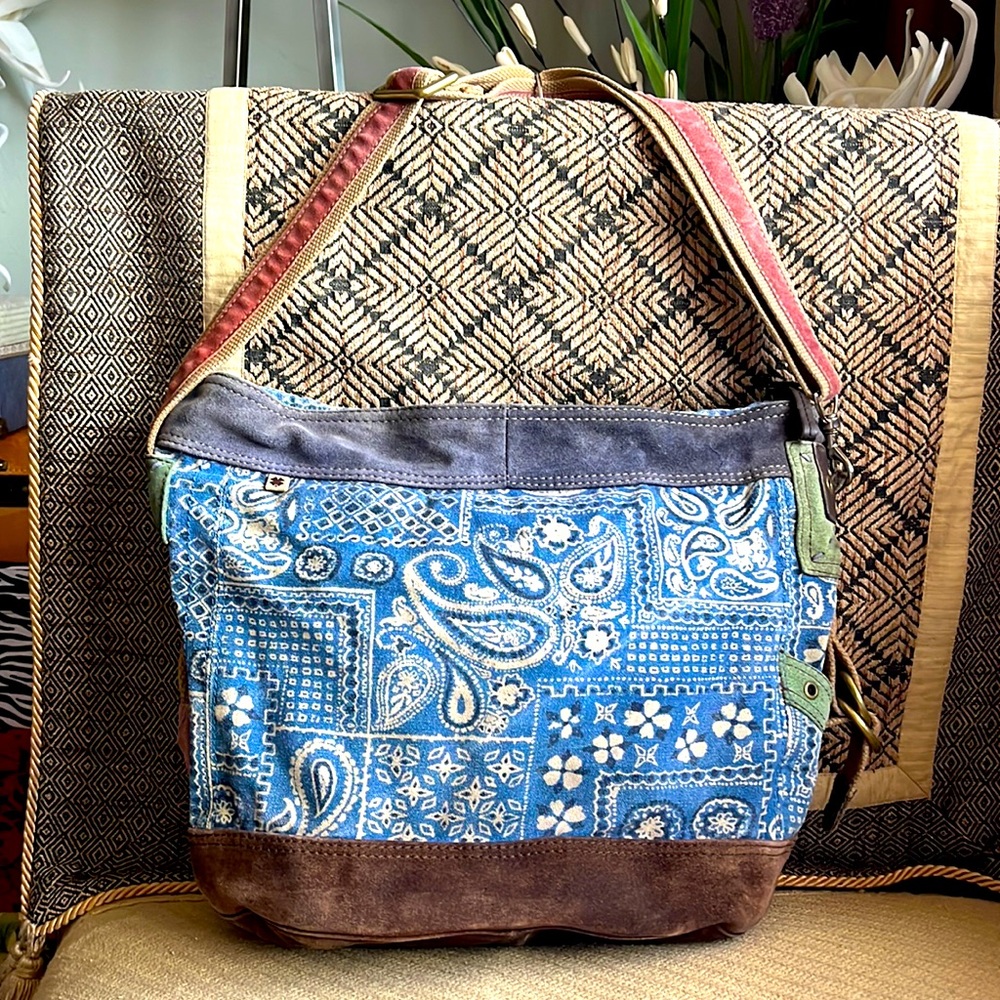 Lucky Brand 🍀 Paisley Bag